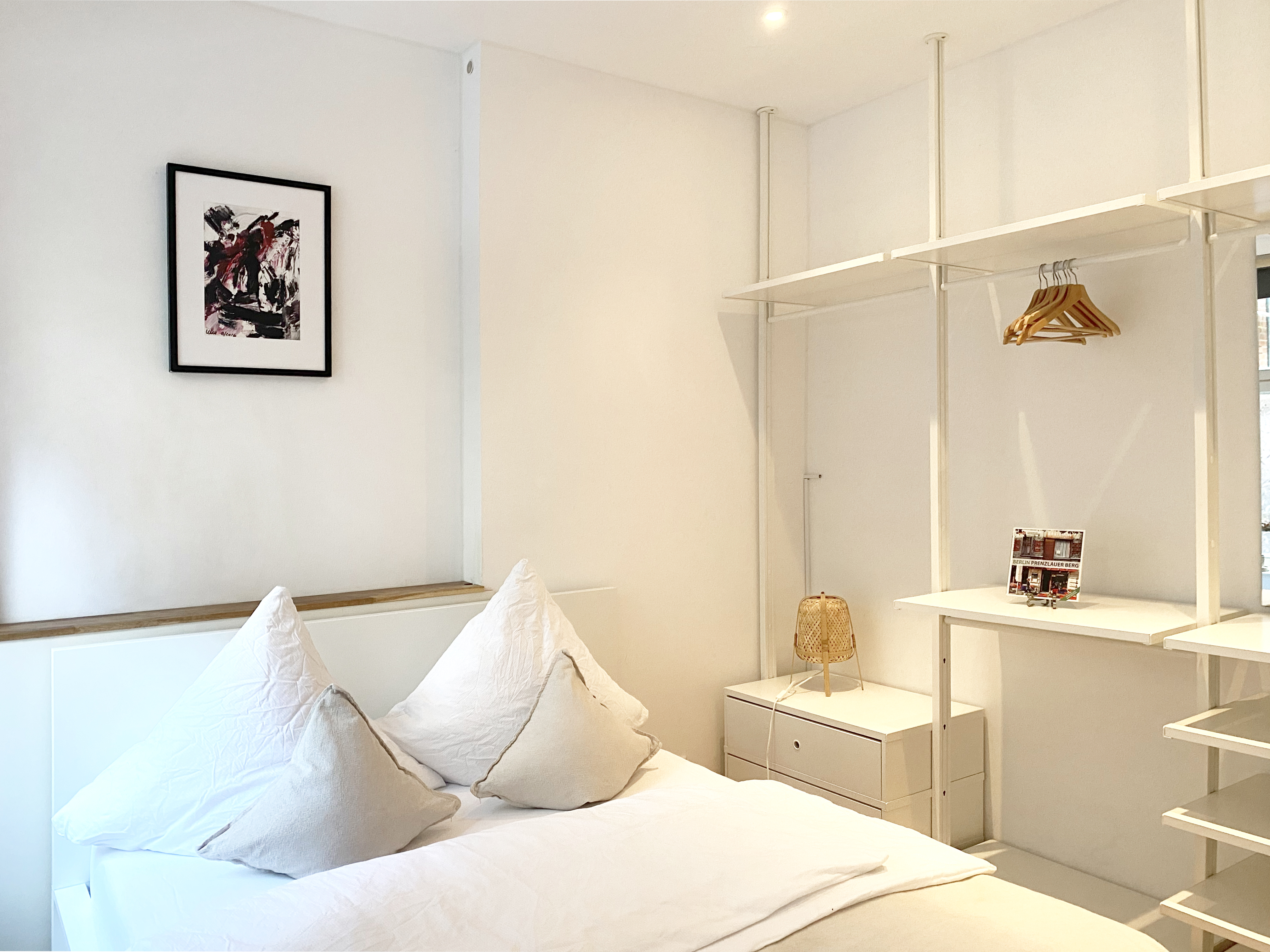 Prenzlauer Allee, Kollwitzkiez—2-room apartment, approx. 42 m², luxuriously renovated and furnished